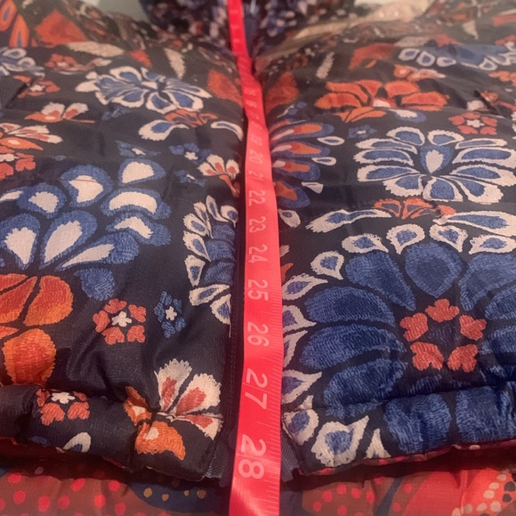 Farm rio hooded puffer coat jacket reversible comes with adjustable snap belt - Picture 4 of 14